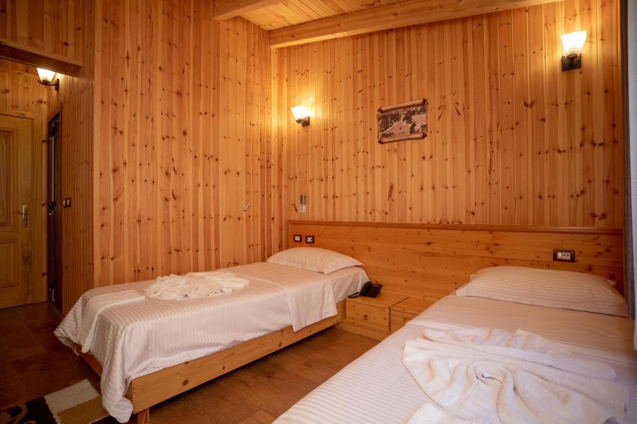 Hotel Shpija E Gjyshit Canaj Exterior photo